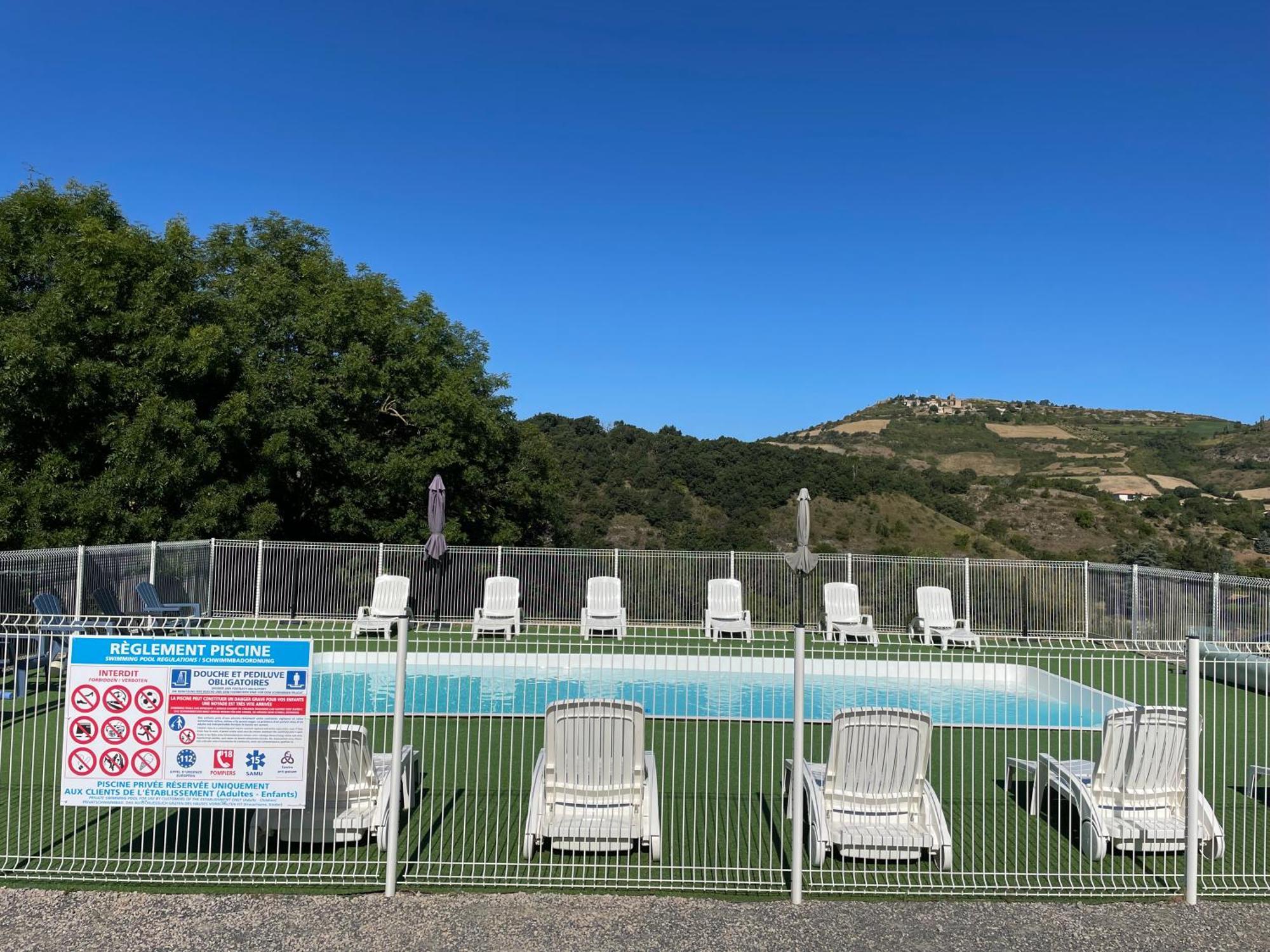 Val St Georges Hotel Saint-Georges-de-Luzencon Luaran gambar